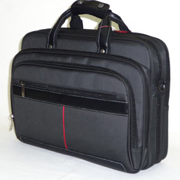 トラベルバッグ